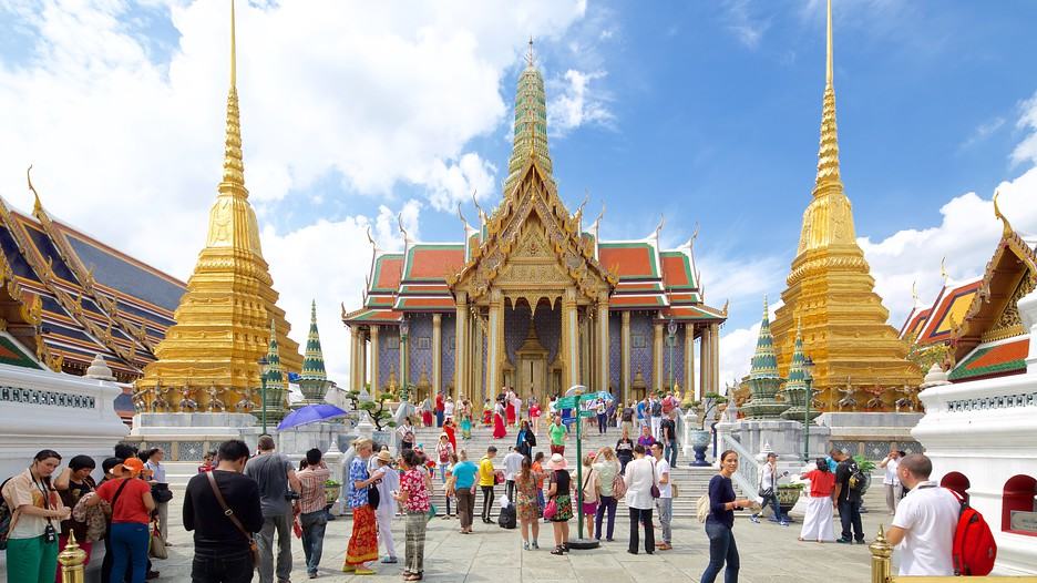 1. THE OUTER COURT - THE EMERALD BUDDHA and PUBLIC OFFICES