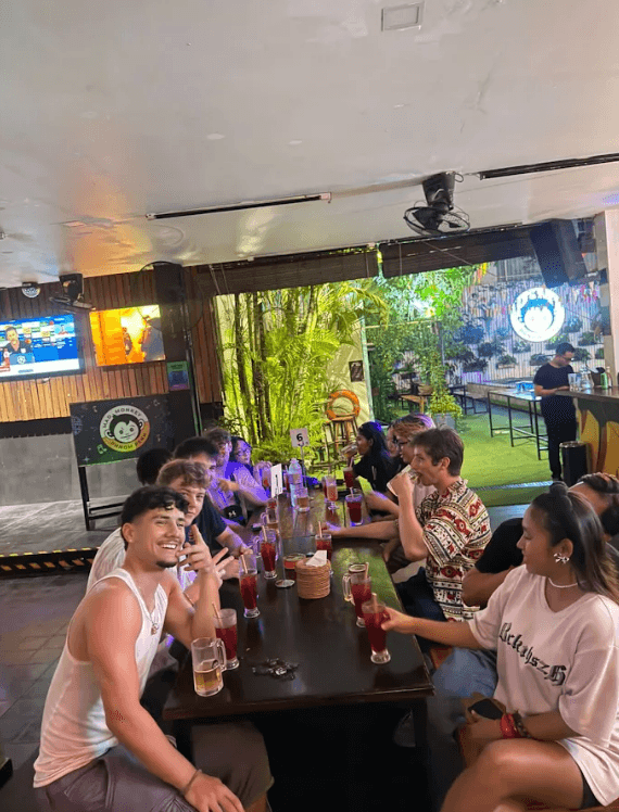THE MEET UP @ MAD MONKEY PHNOM PENH — photo 8