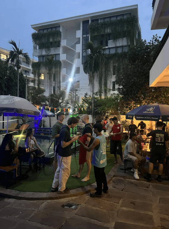 THE MEET UP @ MAD MONKEY SIEM REAP — photo 10