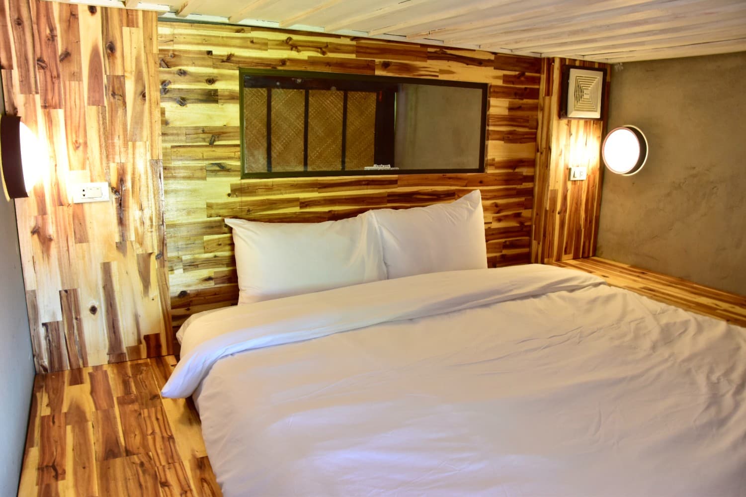 Superior 8-Bed Dorm