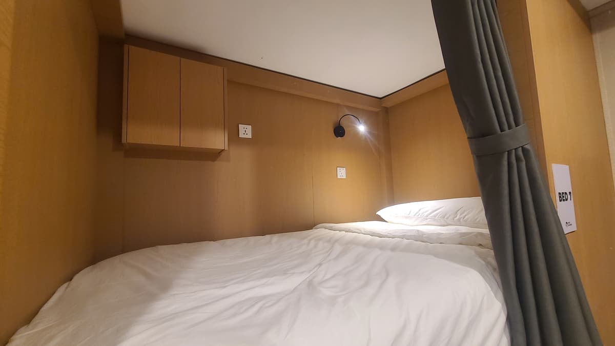 Standard 8-Bed Female Dorm