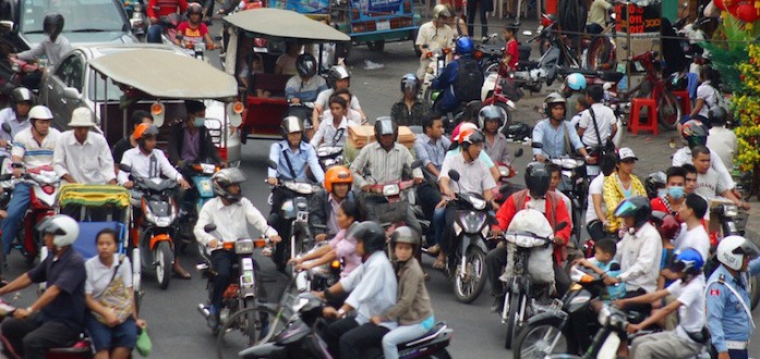 Phnom Penh Traffic - Cycling in Phnom Penh