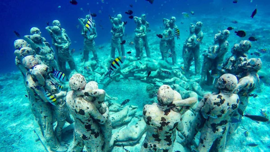 Mad Monkey Hostels Gili Meno Statues A Guide to the Underwater Statues in Indonesia