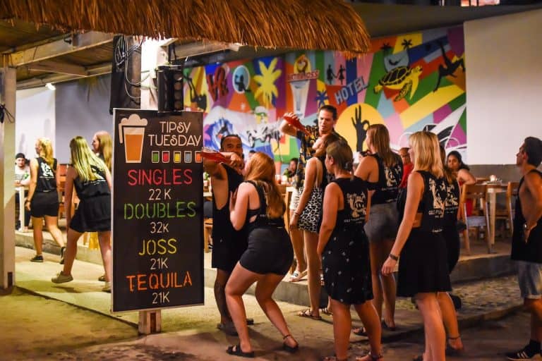 Gili Trawangan Party And Nightlife Guide Top Gili T Bars In 2019 Mad