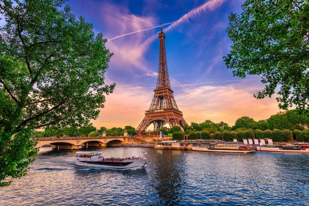 Mad Monkey Hostels 10 Must-See Sights and Attractions in Paris